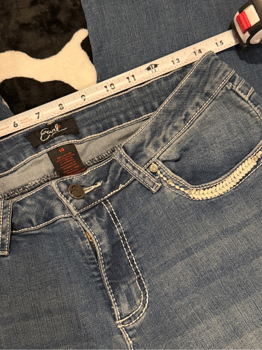 Earl Jean Rhinestone Flap Pocket Capri Jeans 14 - Picture 6 of 9